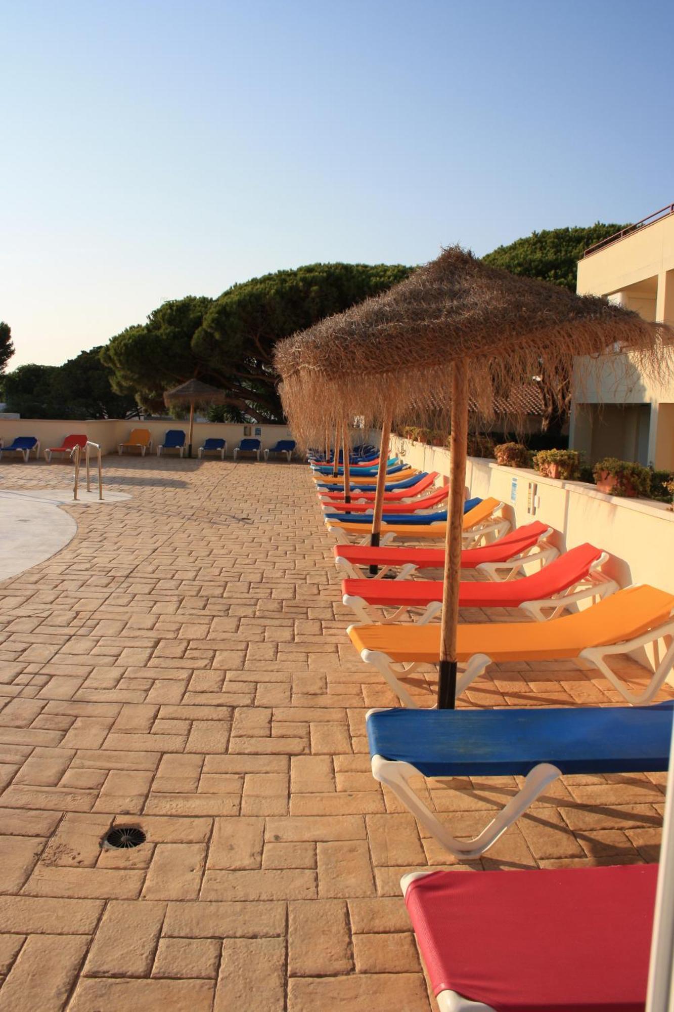 Apartamentos Turisticos Canos De Meca Los Canos De Meca Bagian luar foto