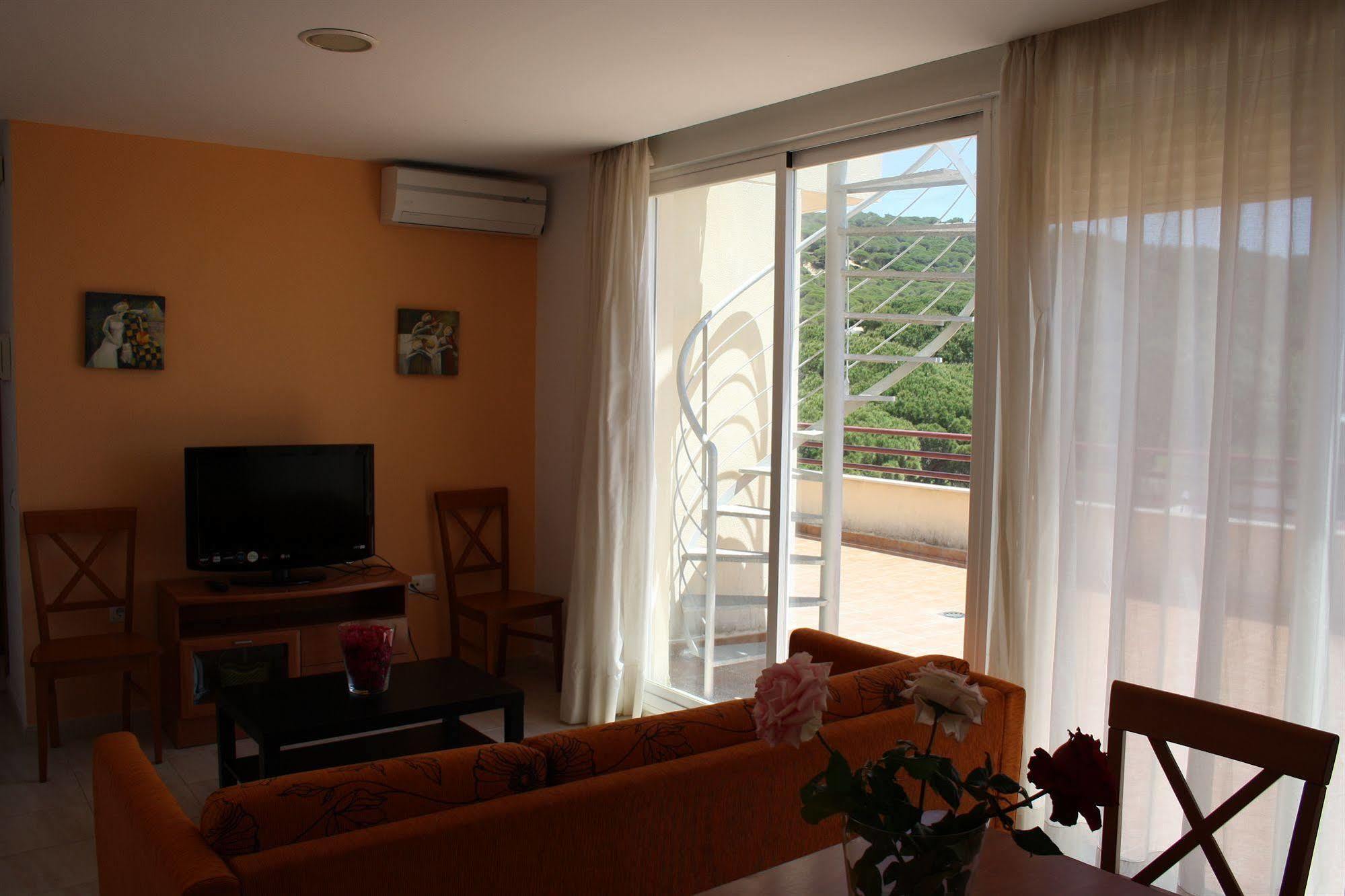 Apartamentos Turisticos Canos De Meca Los Canos De Meca Bagian luar foto