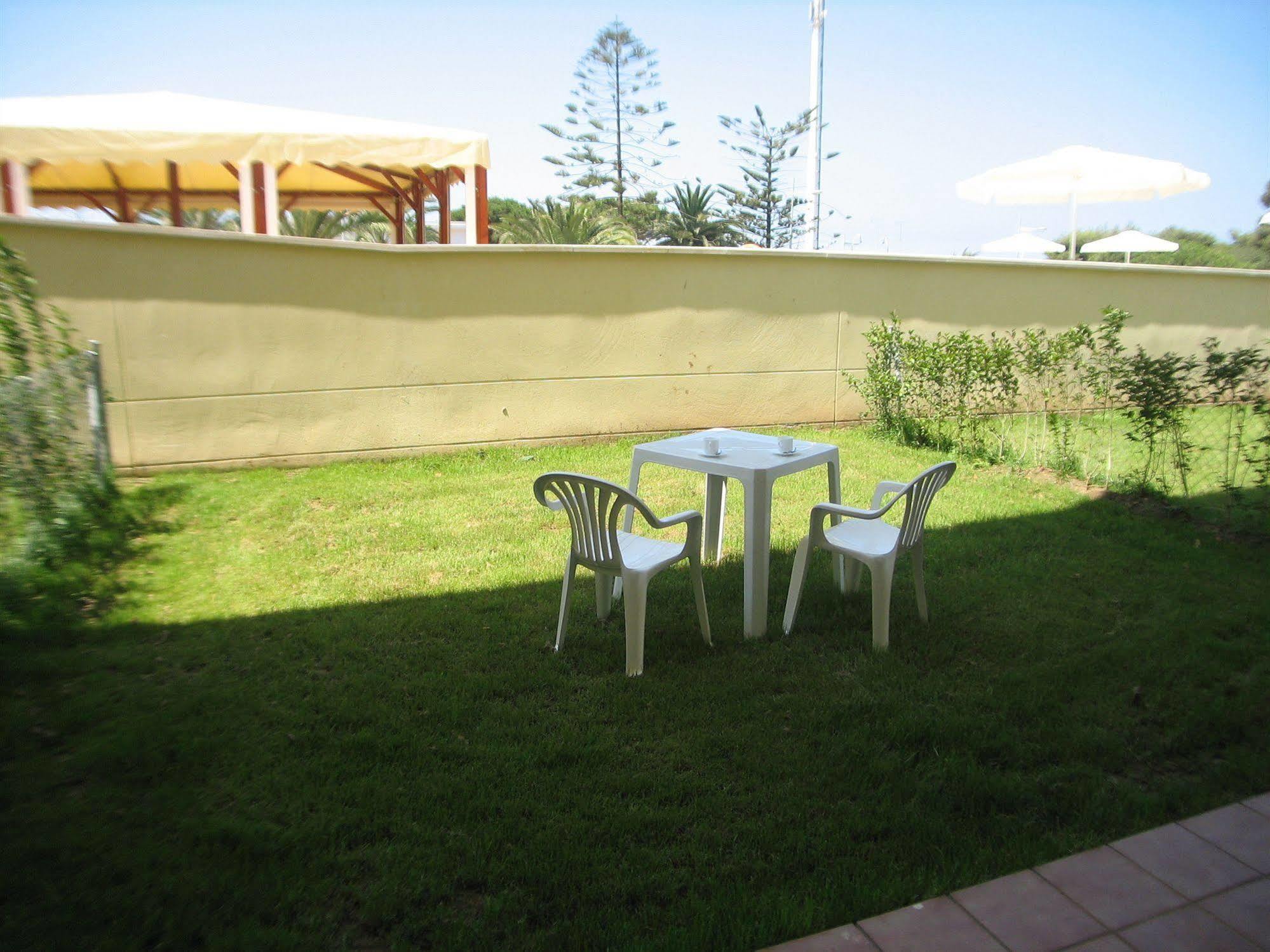 Apartamentos Turisticos Canos De Meca Los Canos De Meca Bagian luar foto